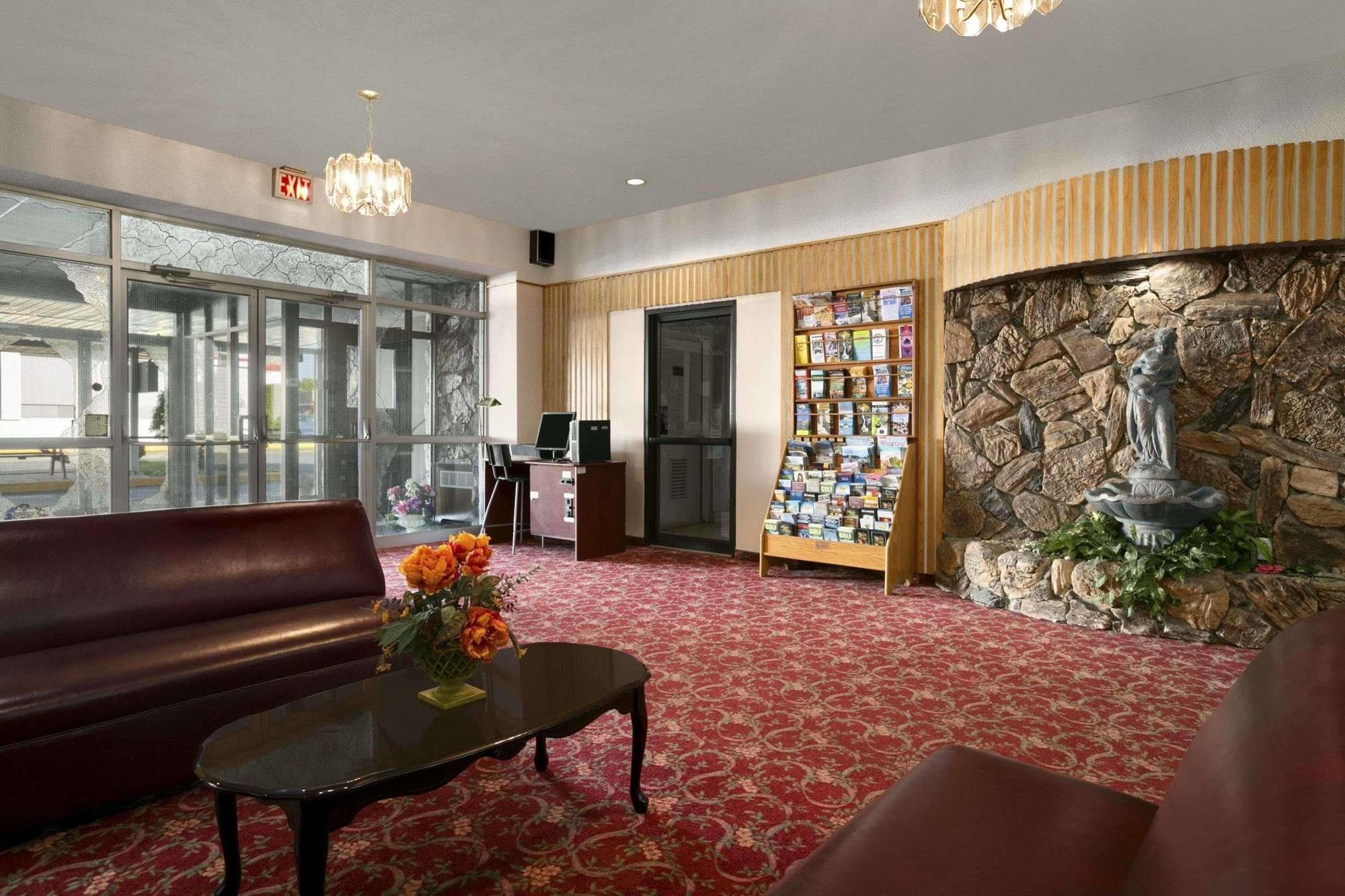 Howard Johnson By Wyndham Cornwall Exterior foto
