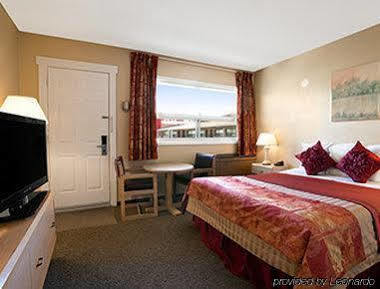 Howard Johnson By Wyndham Cornwall Exterior foto